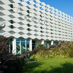 Mo.om Otel